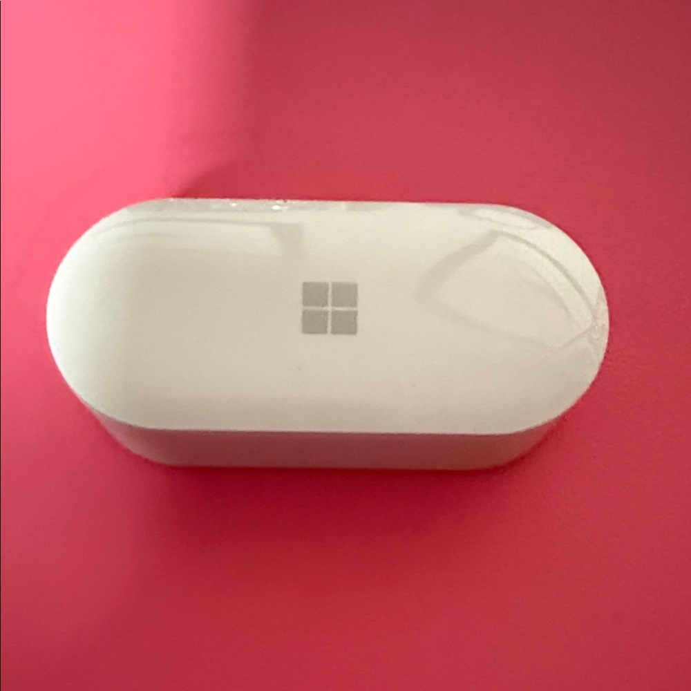 Microsoft White Earbuds w/ Case